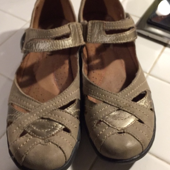 ⬇️EUC Cobb Hill by NEW BALANCE FLATS⬇️ - Picture 1 of 9